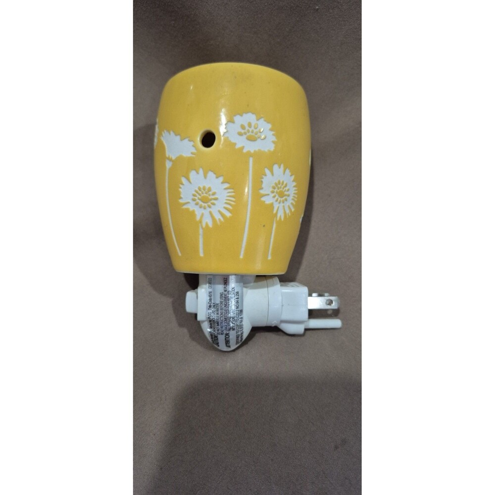 Scentsy Yellow Floral Plug Into Wall Socket Wax Warmer  EUC Retired Works